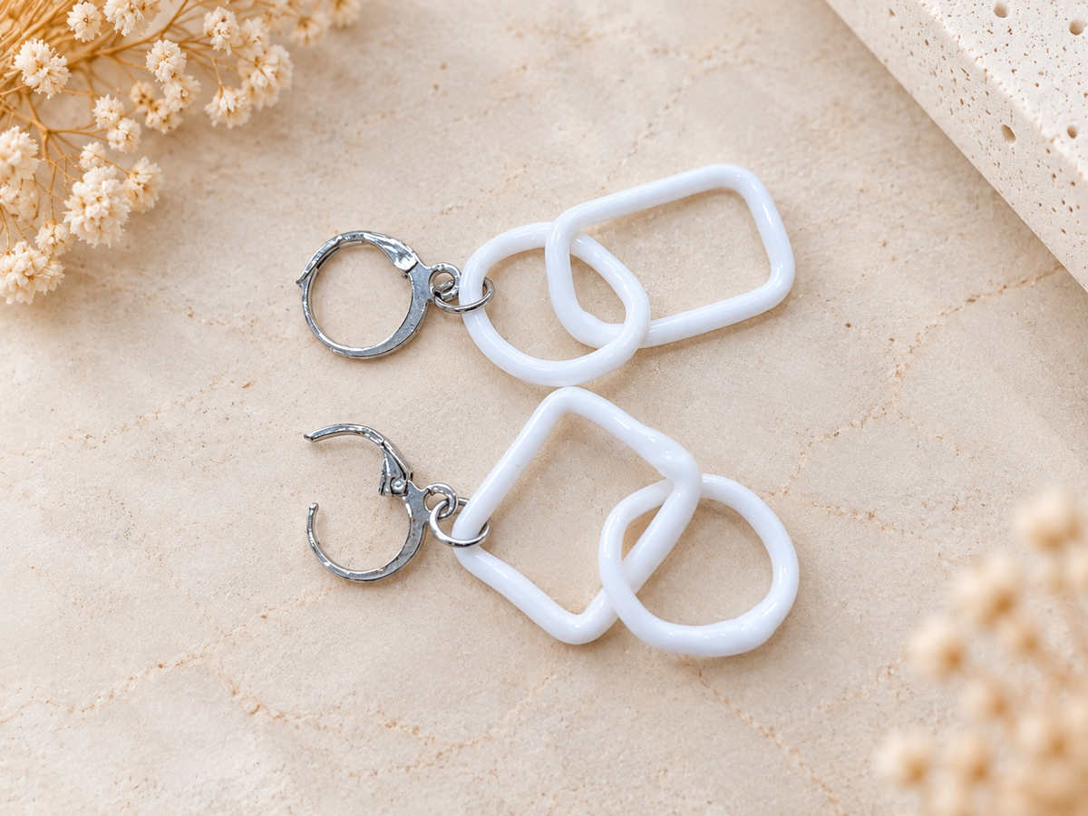 Boucle d'oreille en chaine de verre