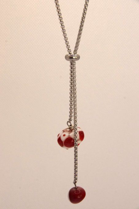 Collier rouge