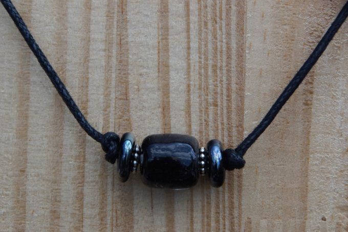 Collier noir